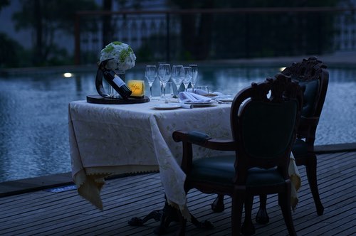 Exclusive poolside dinner